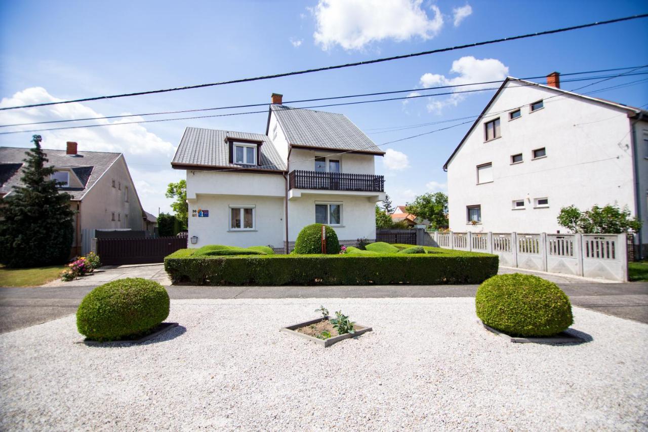 Martha Apartman Bük 外观 照片